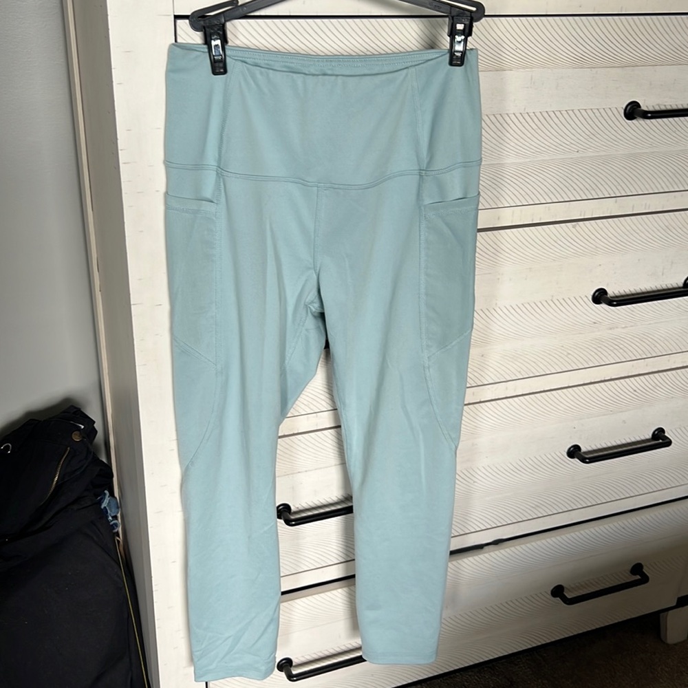 Workout leggings that have been worn once